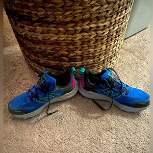 Women’s Athletic New Balance Nitrel V4 Blue Running Shoes Size 8